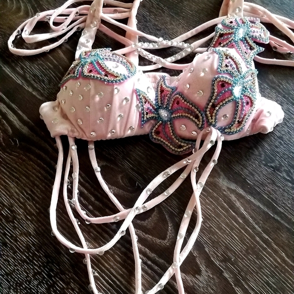 Beautiful Belly Dance Costume - Picture 8 of 17